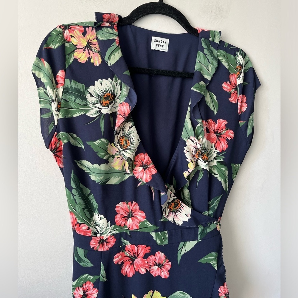 Aritzia Sunday Best Savoy Dress - Wrap Dress - Summer Floral Print  Size 0 - Picture 2 of 10